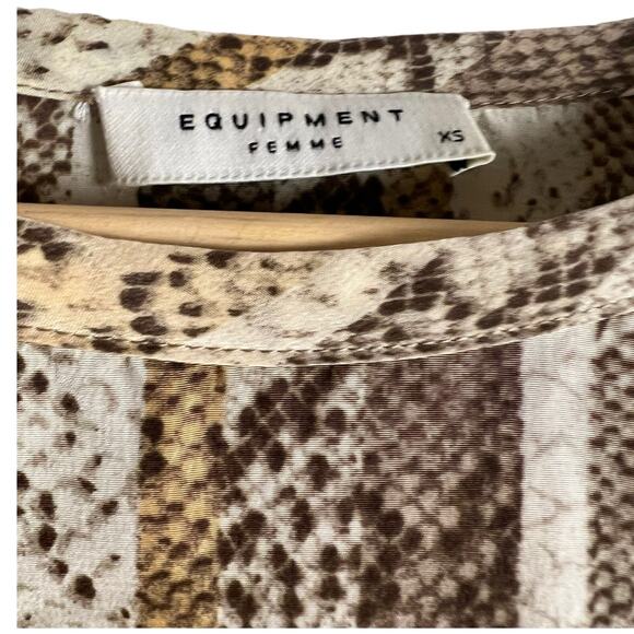 Equipment Femme Snakeskin Animal Print Beige Short Sleeve Silk Top Size XS - Picture 3 of 9